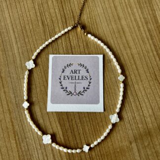 Perlový náhrdelník Pearl Clover z pravých říčních perel s perleťovými čtyřlístky Art Evelles